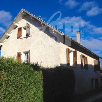 Maison St Etienne de Crossey : Extérieur