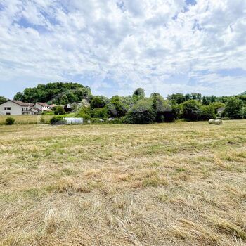 Terrain viabilisé (Lot 10) : Terrain viabilisé (Lot 10)