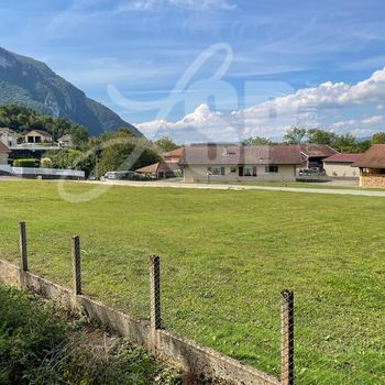 Terrain plat et partiellement viabilisé (Lot B) : St Gervais