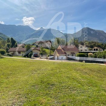 Terrain plat et partiellement viabilisé (Lot B) : St Gervais