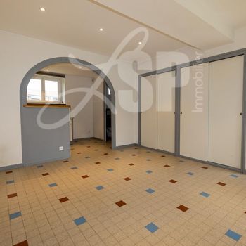 Maison individuelle + Dépendances : Commelle