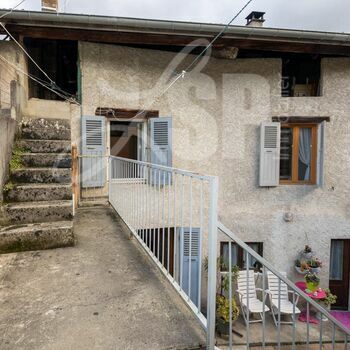 Maison de village (2 logements) : L'Albenc