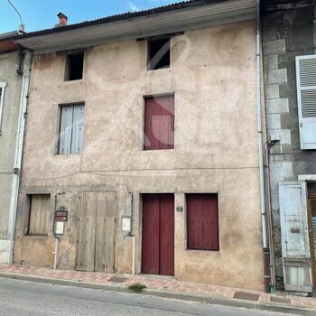 Maison de village (2 logements) A42 : L'Albenc