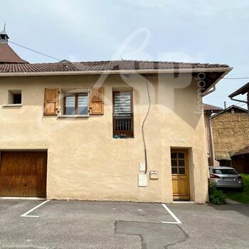 Maison de village T3 avec 2 Garages : Le Grand Lemps