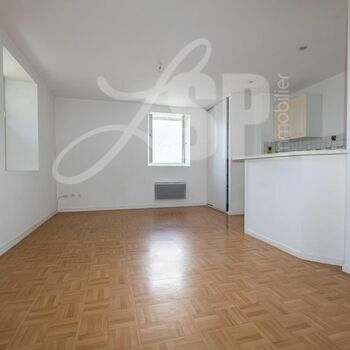 Appartement T2 centre ville étage 2 : Voreppe