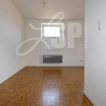 Appartement T2 centre ville étage 2 : Voreppe