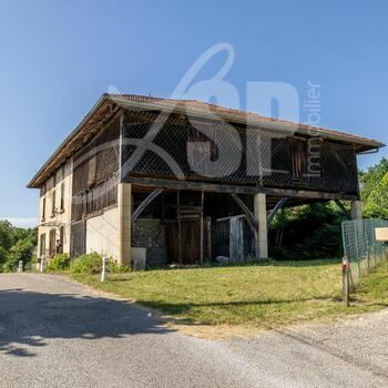 Corps de ferme avec dépendances : Varacieux