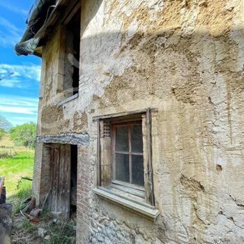 Maison à réhabiliter avec terrain : St Michel de St Geoirs