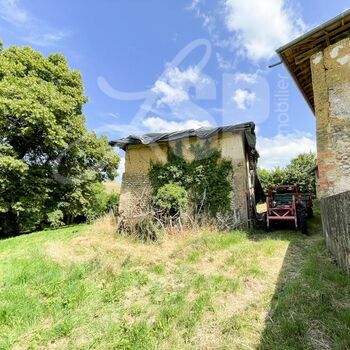 Maison à réhabiliter avec terrain : St Michel de St Geoirs
