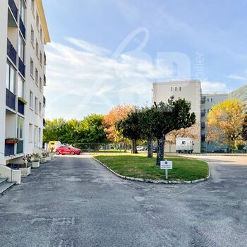 Appartement T3 (Balcon, Garage, Cave) : T3 Renage