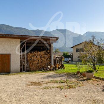 Villa T5 (Terrain constructible) : Villa individuelle T5