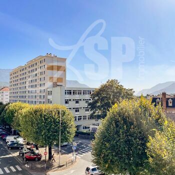 Appartement T4 avec terrasse et garage : T4 Voiron