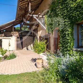 Maison T5 + Dépendances : Maison T5 + Dépendances