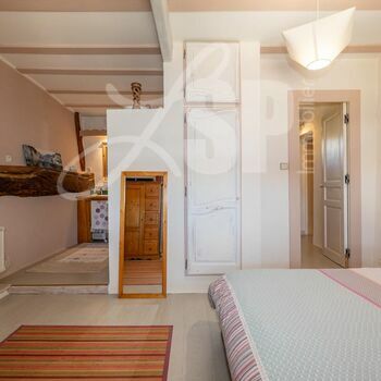 Maison T5 + Dépendances : Maison T5 + Dépendances