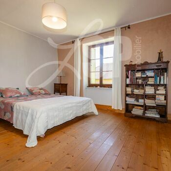 Maison T5 + Dépendances : Maison T5 + Dépendances