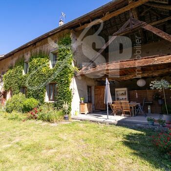 Maison T5 + Dépendances : Maison T5 + Dépendances