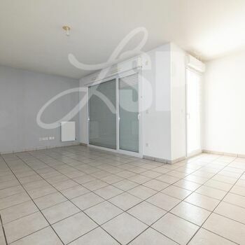 Appartement T4 centre ville Les Pierrelles : Appartement T4 centre ville Les Pierrelles