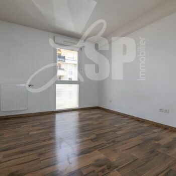 Appartement T4 centre ville Les Pierrelles : Appartement T4 centre ville Les Pierrelles