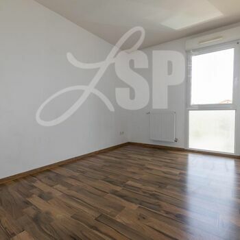 Appartement T4 centre ville Les Pierrelles : Appartement T4 centre ville Les Pierrelles