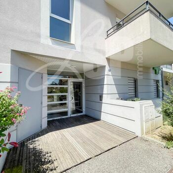 Appartement T4 centre ville Les Pierrelles : Appartement T4 centre ville Les Pierrelles