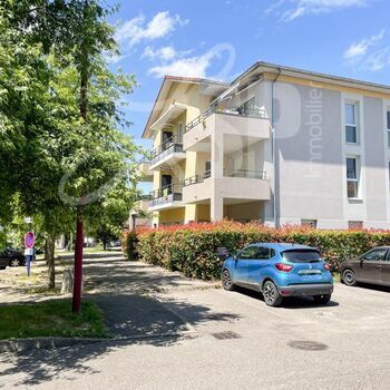 Appartement T4 centre ville Les Pierrelles : Appartement T4 centre ville Les Pierrelles