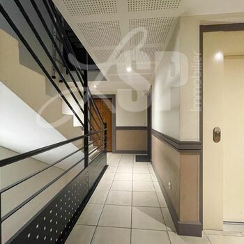 Appartement T4 centre ville Les Pierrelles : Appartement T4 centre ville Les Pierrelles