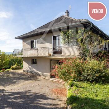 Villa T6 + T2 avec terrain et garage