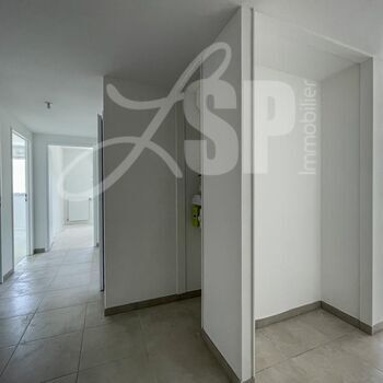 Appartement T4 neuf (D303) : Appartement T4 neuf (D303)