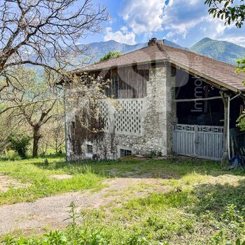 Corps de ferme à restaurer : Corps de ferme à restaurer