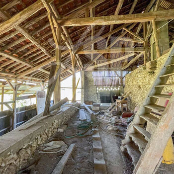 Corps de ferme à restaurer : Corps de ferme à restaurer
