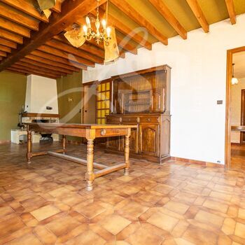 Villa individuelle à restaurer : Villa individuelle à restaurer