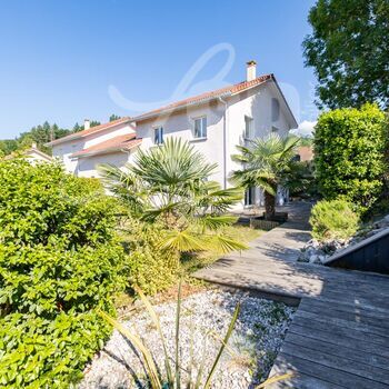 Villa T5 avec terrain et garage : Villa T5 avec terrain et garage