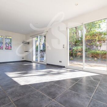 Villa T5 avec terrain et garage : Villa T5 avec terrain et garage