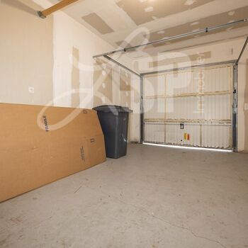 Villa T5 avec terrain et garage : Villa T5 avec terrain et garage