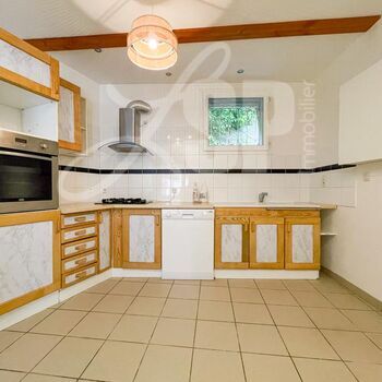 Appartement T3 dans maison de village : Appartement T3 dans maison de village