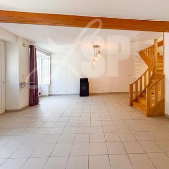 Appartement T3 dans maison de village : Appartement T3 dans maison de village