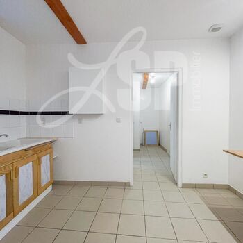 Appartement T3 dans maison de village : Appartement T3 dans maison de village