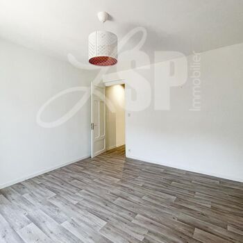 Appartement T3 dans maison de village : Appartement T3 dans maison de village