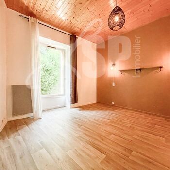 Appartement T3 dans maison de village : Appartement T3 dans maison de village