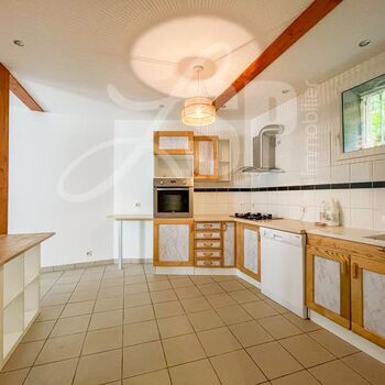 Appartement T3 dans maison de village