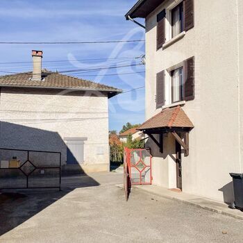 Maison de village avec jardin + Dépendance : Maison de village avec jardin + Dépendance