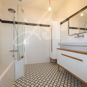 Villa individuelle T7 avec terrain : Villa individuelle T7 avec terrain