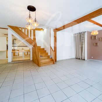 Appartement T3 dans maison de village