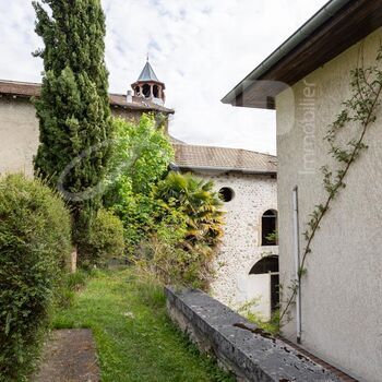 Maison de ville  à rénover + Dépendances + Terrain : Maison de ville  à rénover + Dépendances + Terrain