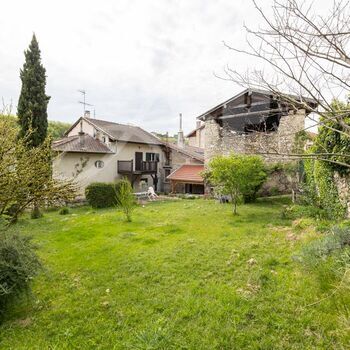 Maison de ville  à rénover + Dépendances + Terrain : Maison de ville  à rénover + Dépendances + Terrain