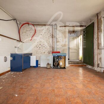 Maison de ville  à rénover + Dépendances + Terrain : Maison de ville  à rénover + Dépendances + Terrain