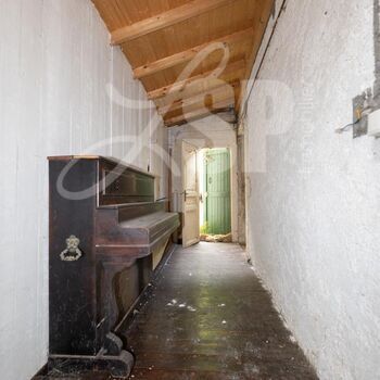 Maison de ville  à rénover + Dépendances + Terrain : Maison de ville  à rénover + Dépendances + Terrain