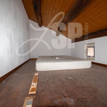 Maison de ville  à rénover + Dépendances + Terrain : Maison de ville  à rénover + Dépendances + Terrain