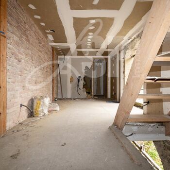 Maison de ville  à rénover + Dépendances + Terrain : Maison de ville  à rénover + Dépendances + Terrain