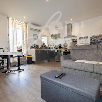 Appartement T2 - Terrasse centre ville : Appartement T2 - Terrasse centre ville